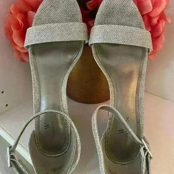 Worthington Silver Mesh Glitter Block Heel 3.75”.. Ankle Strap Size 8 - Picture 4 of 8